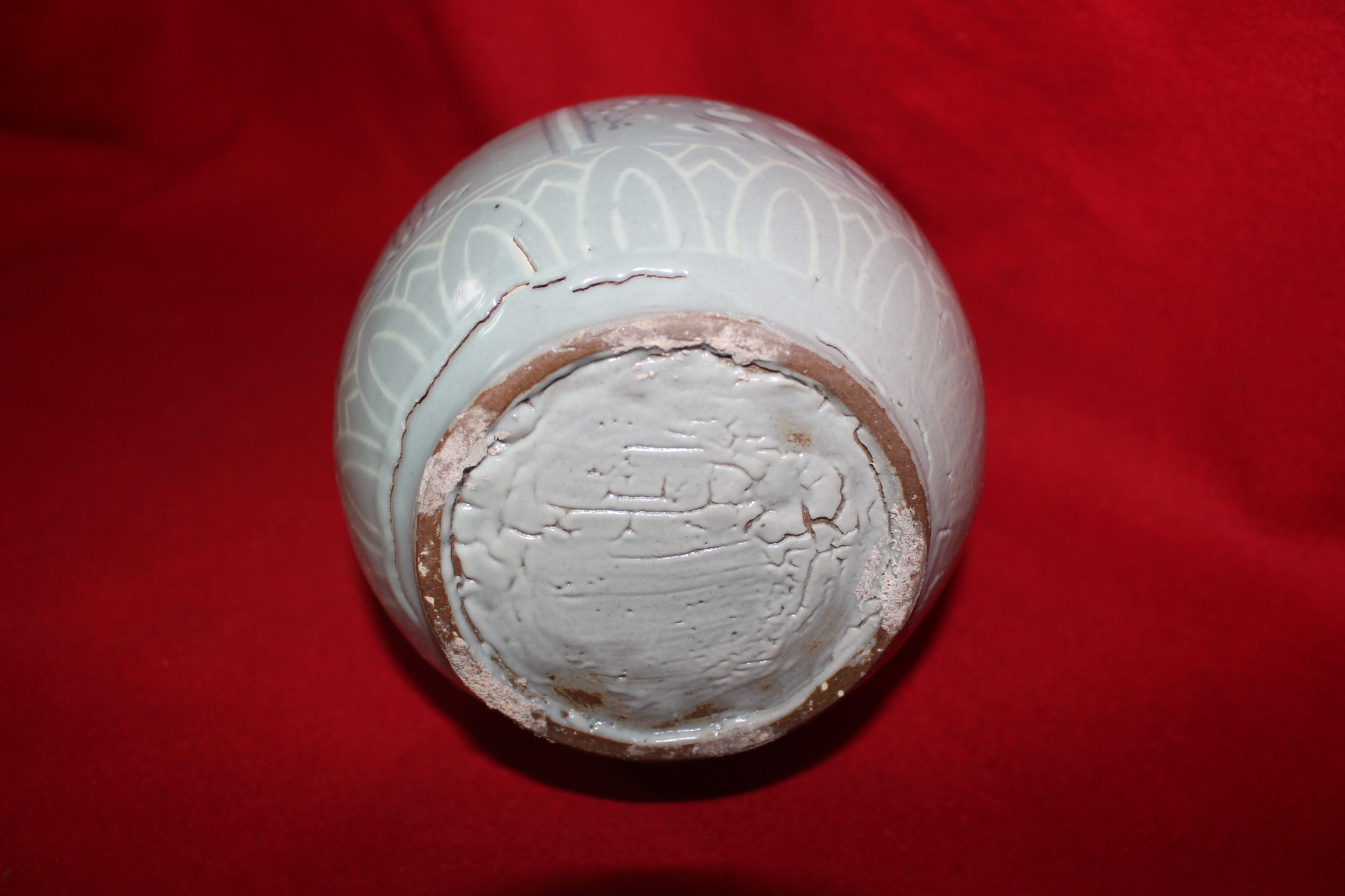 청자 흑백상감오리버드나무문 호리형 호