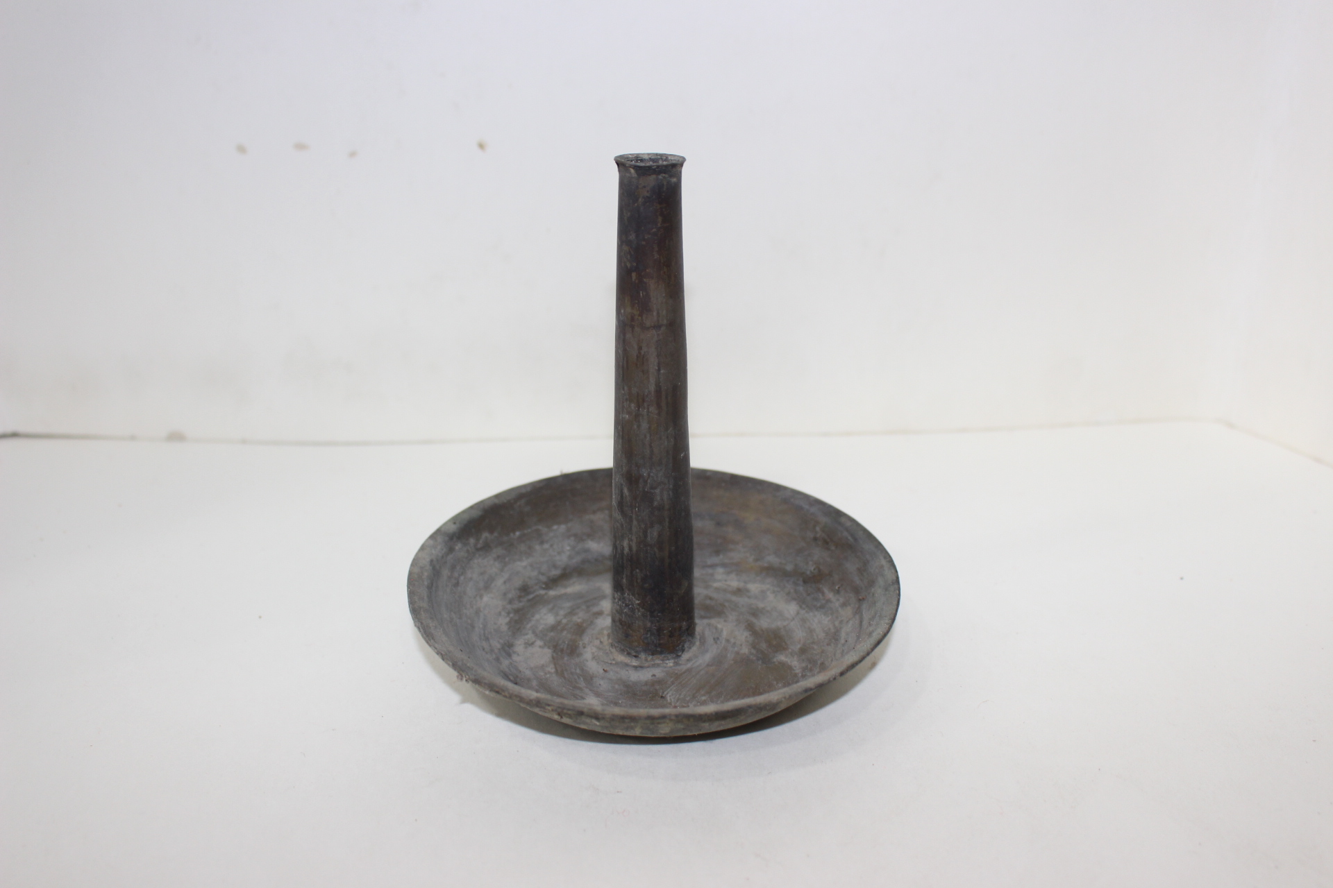 연대가좋은 동재질로된 등잔대