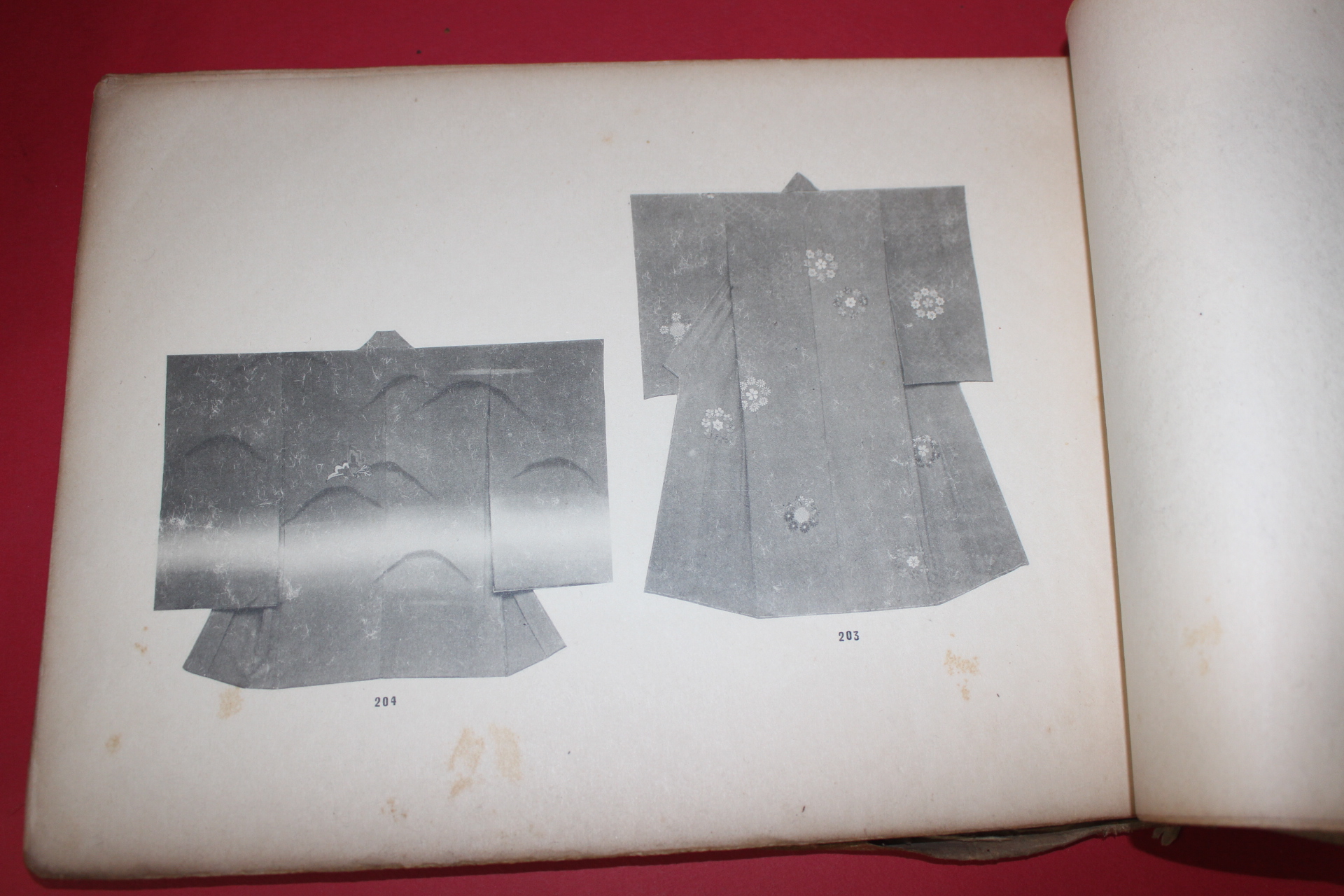 1932년(소화7년) 복식조화전(服飾調和展)3 도록