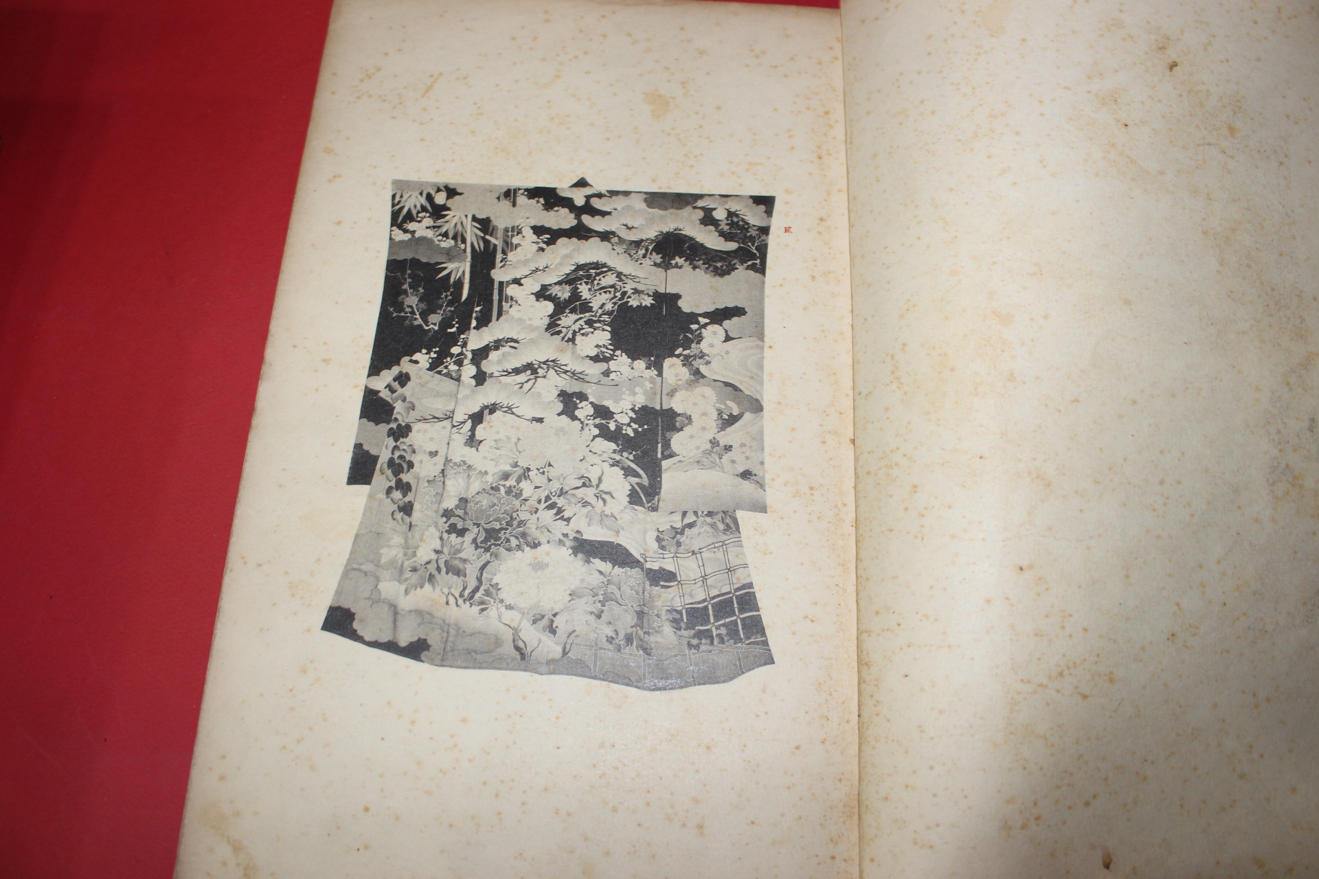 1933년(소화8년) 제13회 염직미술전람회(染織美術展覽會) 도록