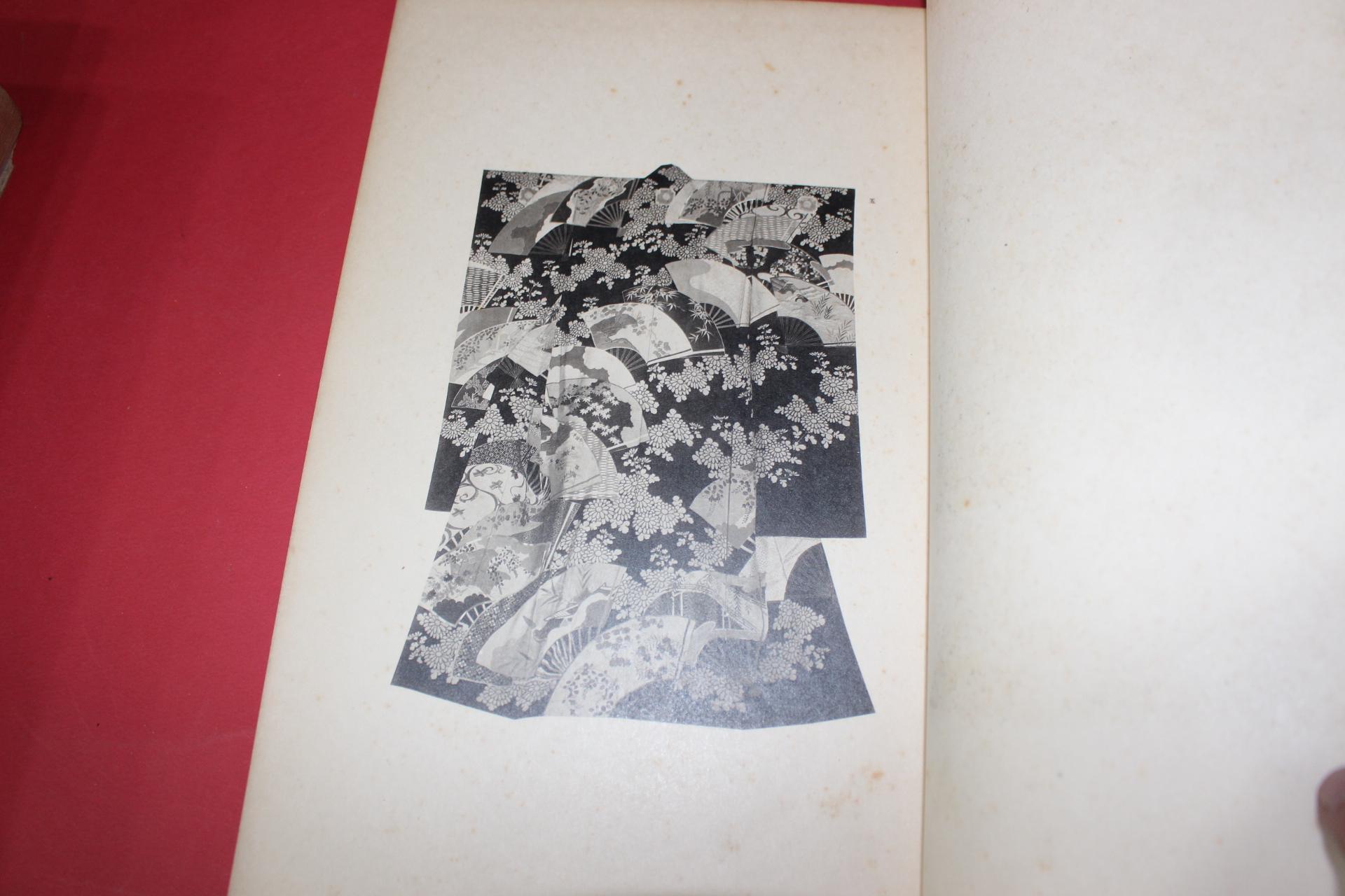 1938년(소화13년) 제26회 염직미술전람회도록(染織美術展覽會圖錄)