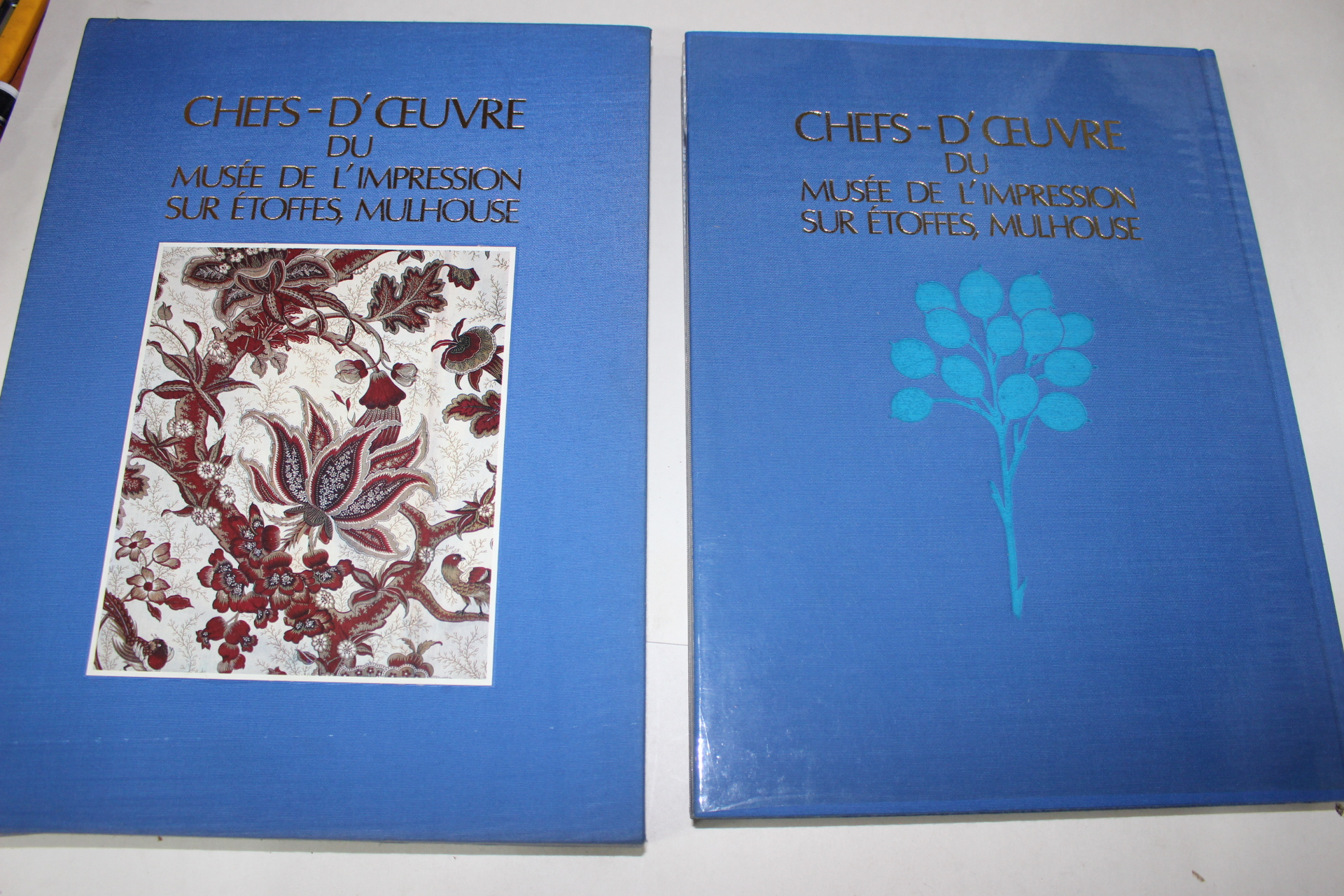 1978년(소화53년) 염직미술관(染織美術館) 도록 3책