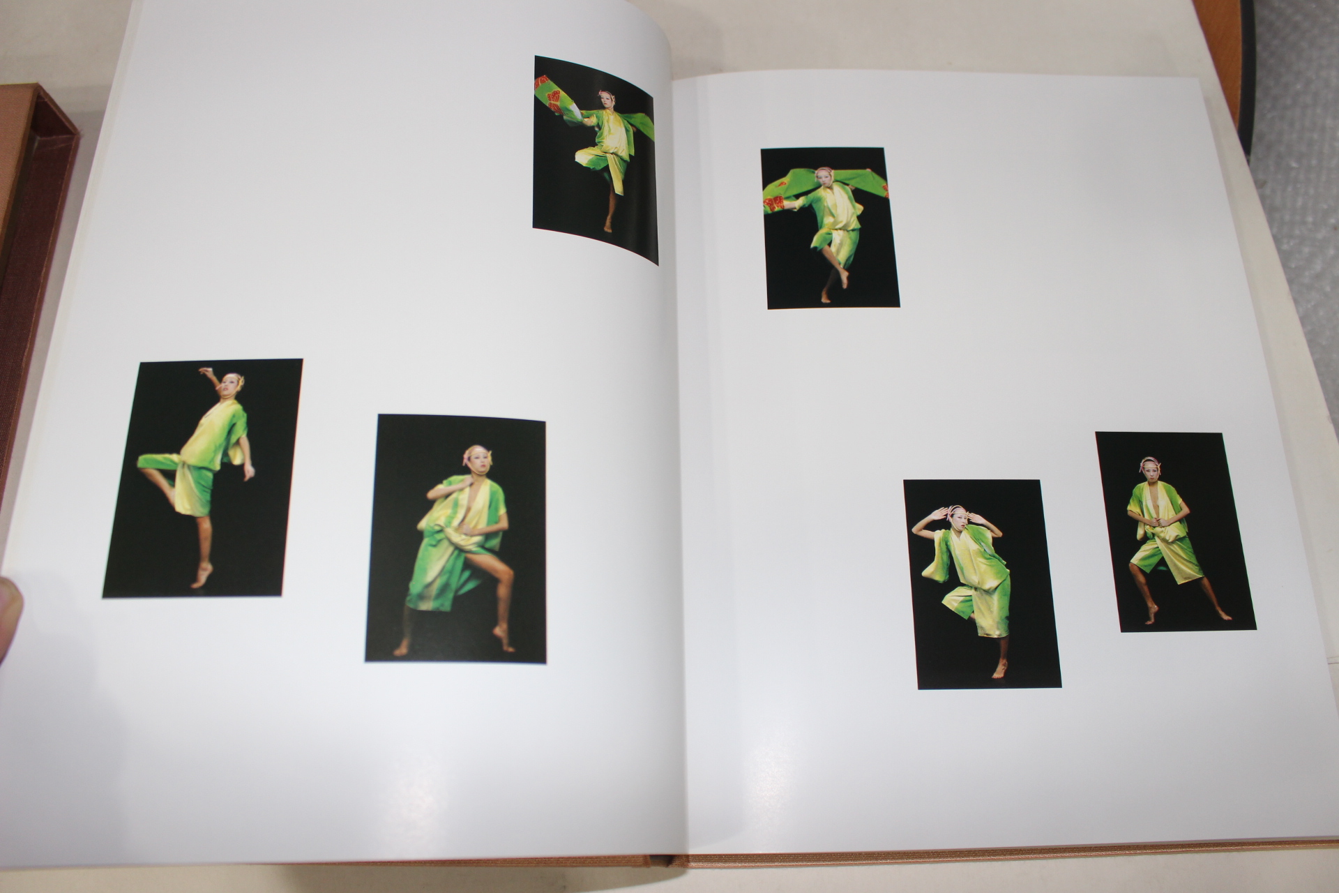 1979년(소화54년) 전전친남작품집(前田親男作品集)