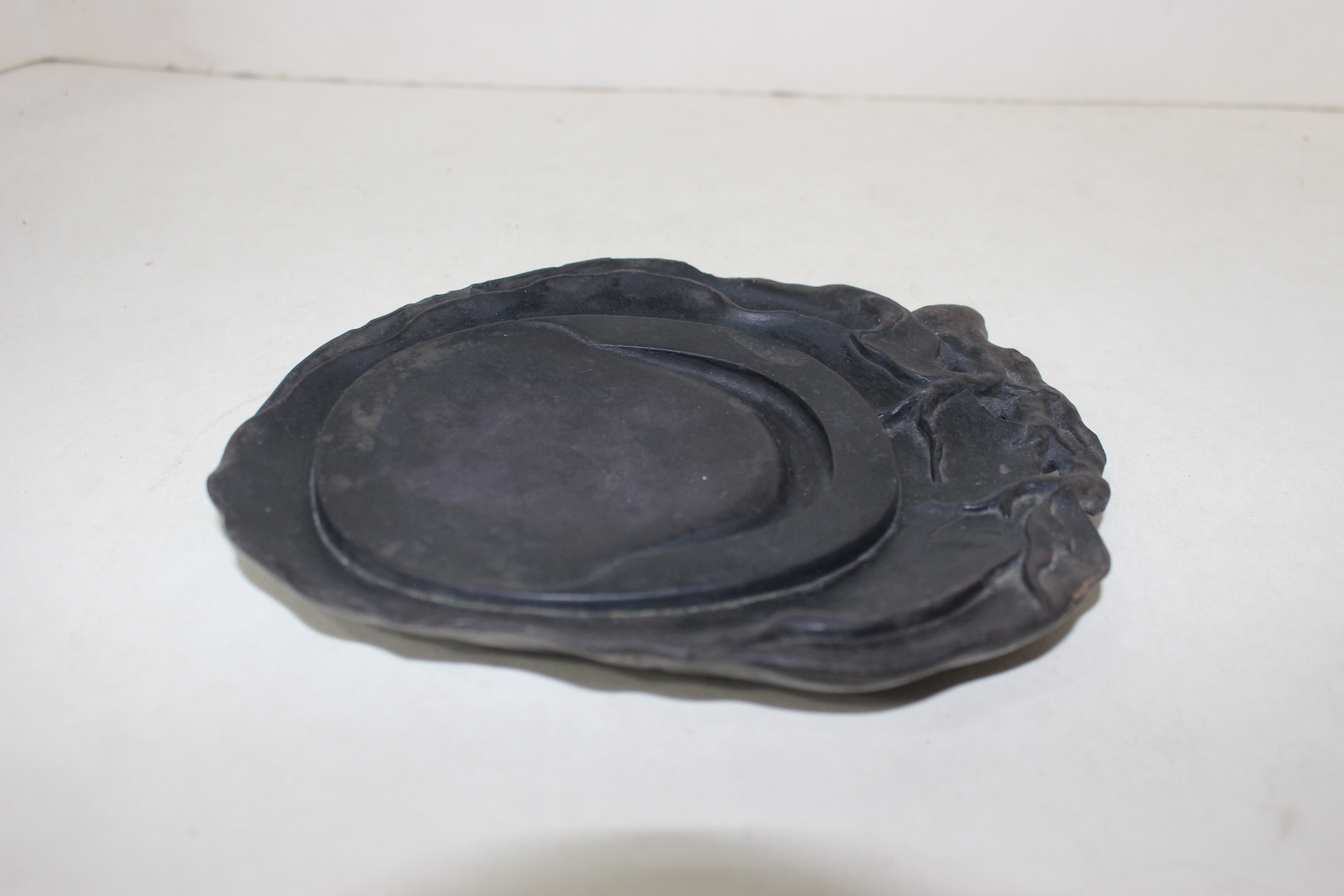 104-연대가좋은 돌로된 나뭇잎모양 벼루