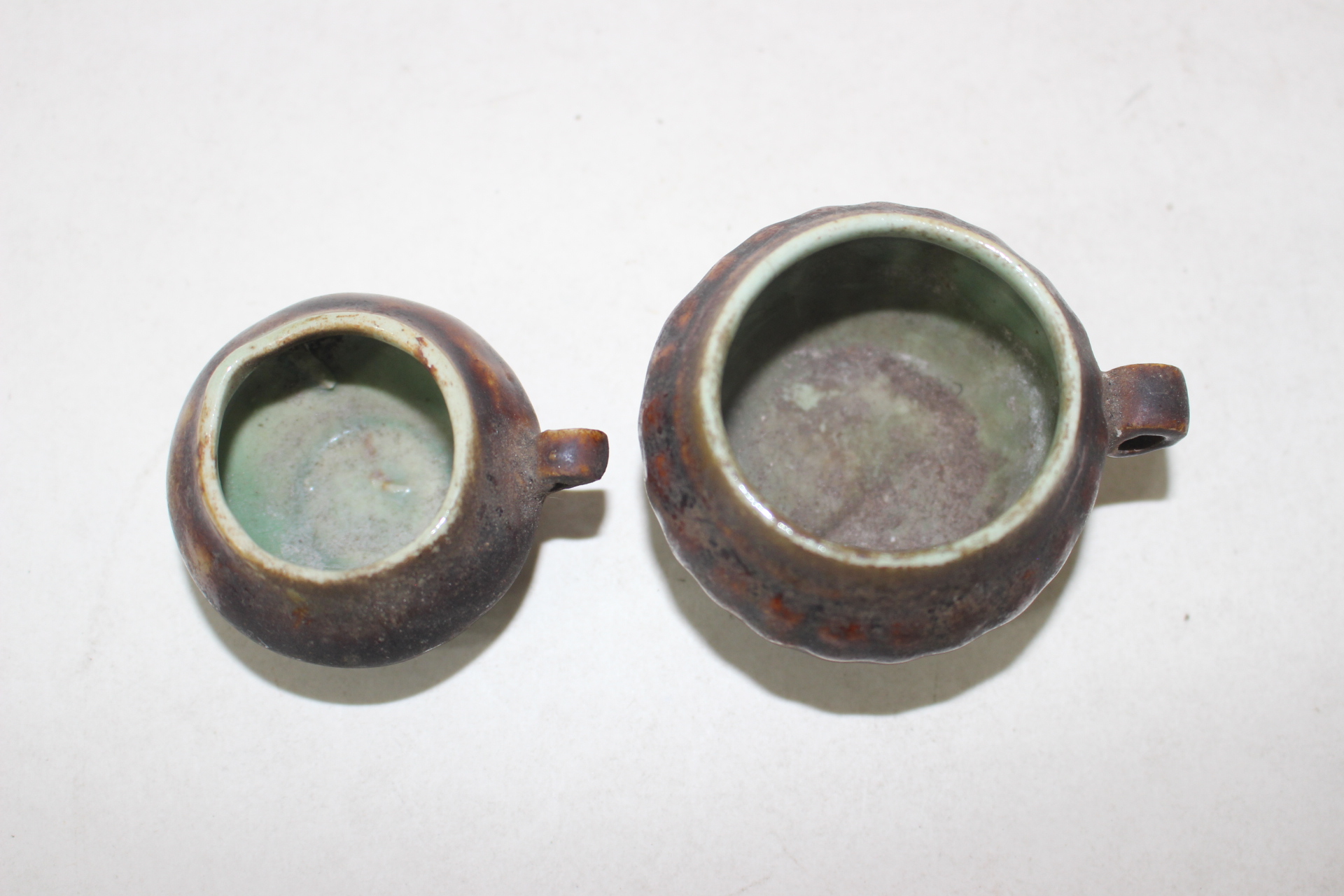 107-외사기연대의 청자 손잡이달린 호 2점