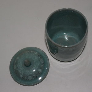 장작가마 작품의 비취청자흑백상감오리문 다합