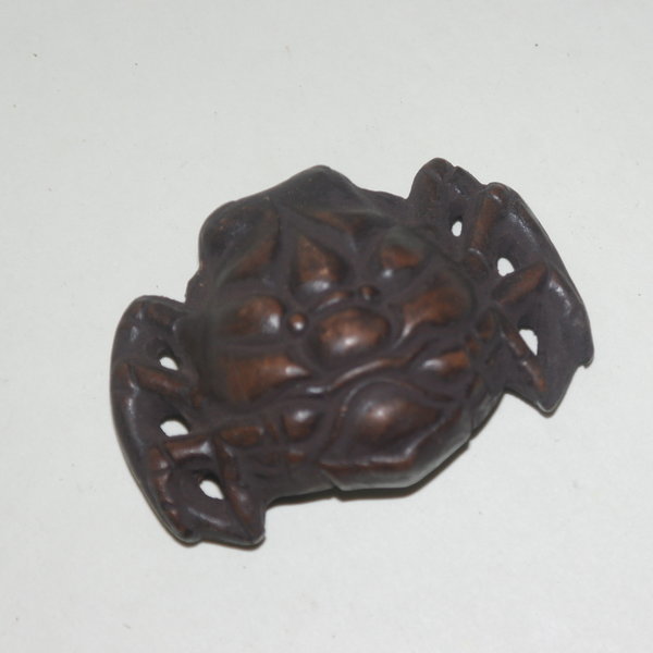 연대가좋은 시가라끼청자 게 조각상