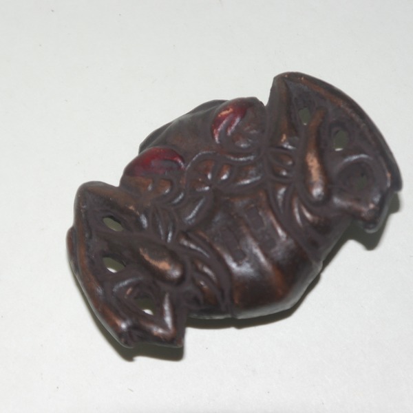 연대가좋은 시가라끼청자 게 조각상