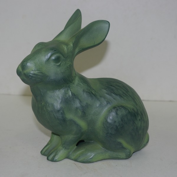 금속재질로된 토끼 조각상