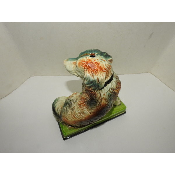 도자기로된 개조각상