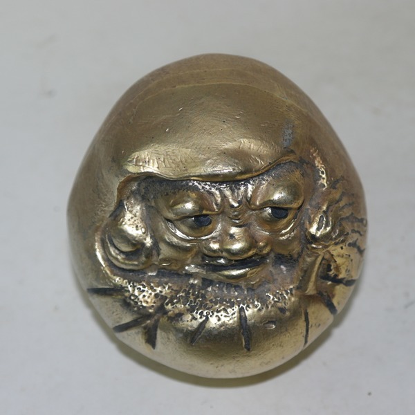 금속재질에 금채된 묵직한 달마대사상