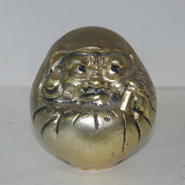 금속재질에 금채된 묵직한 달마대사상