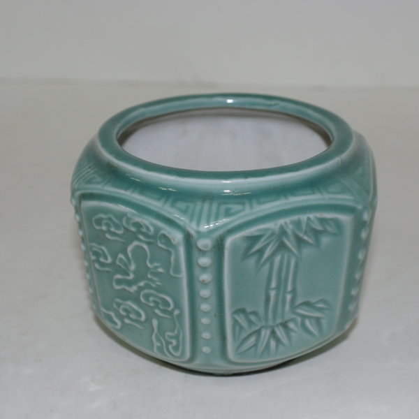 연대가 좋은 청자 양각화조문 육각향로