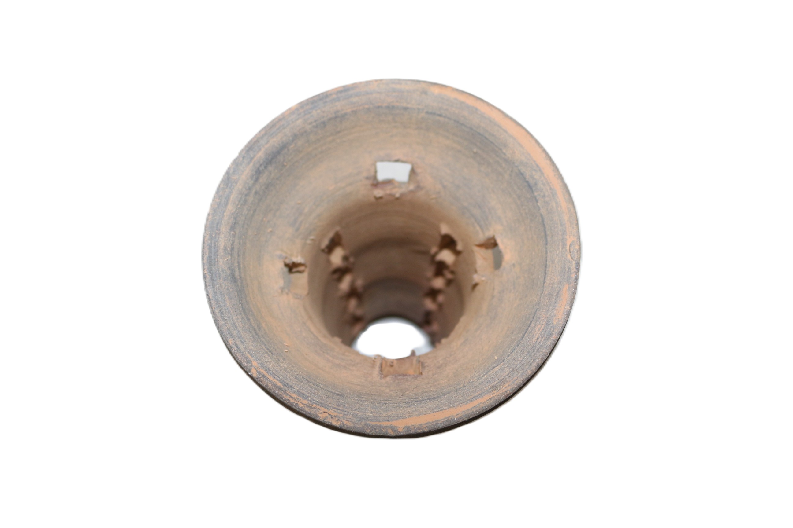 7-토기작가의 작품인 물결문 굽다리 기대