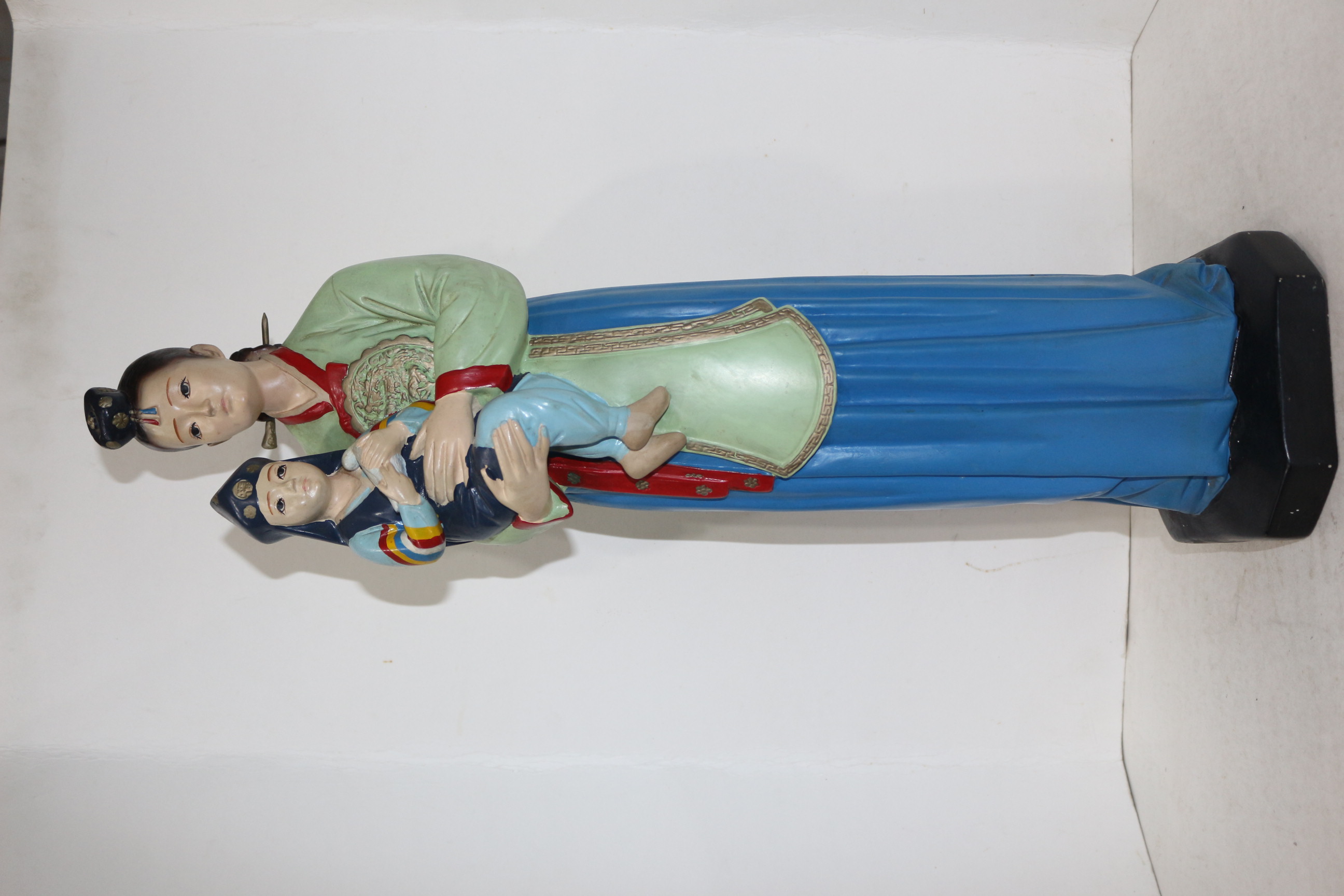 근대사 대형크기의 모자조각상