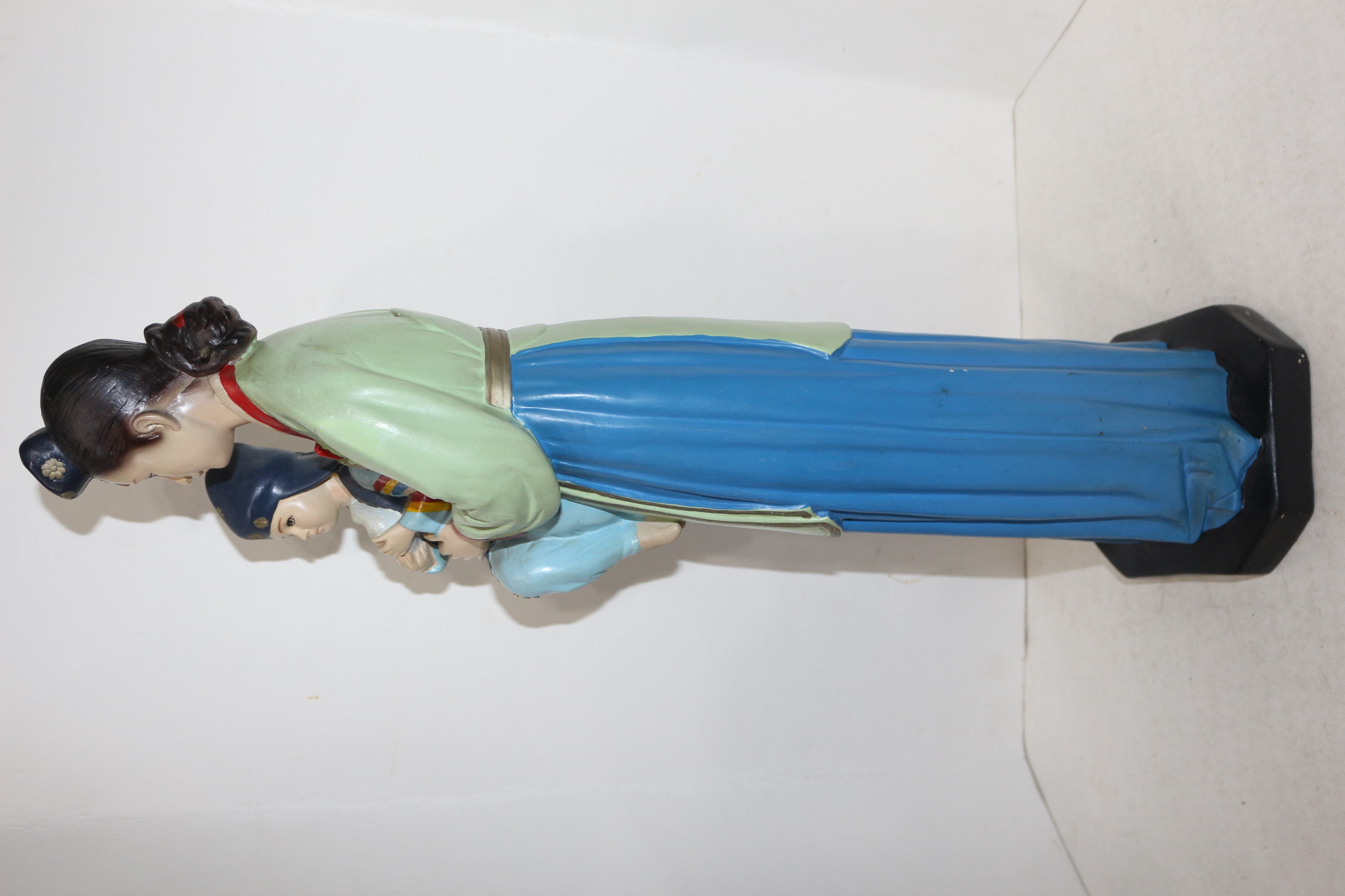 근대사 대형크기의 모자조각상