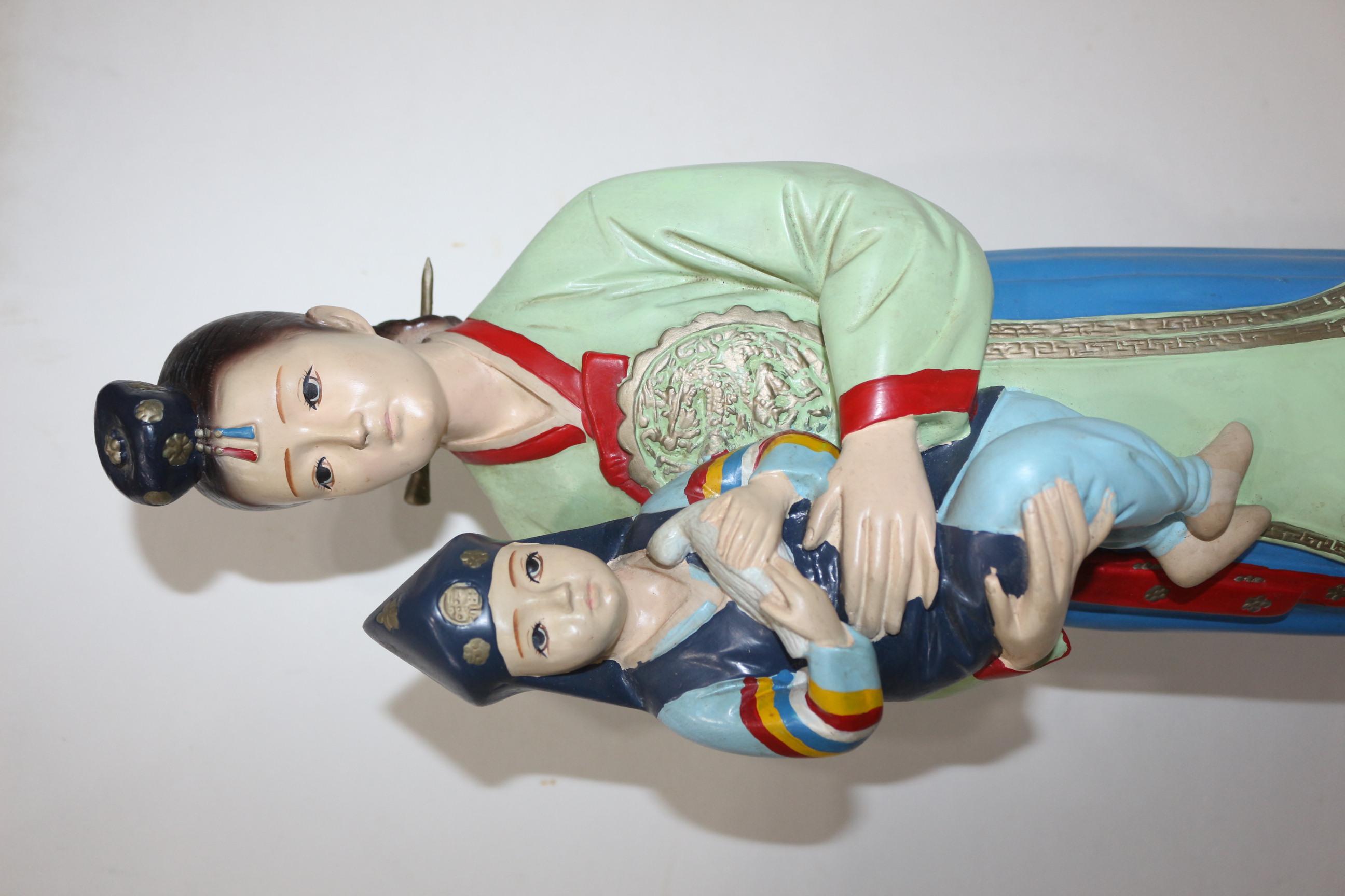 근대사 대형크기의 모자조각상