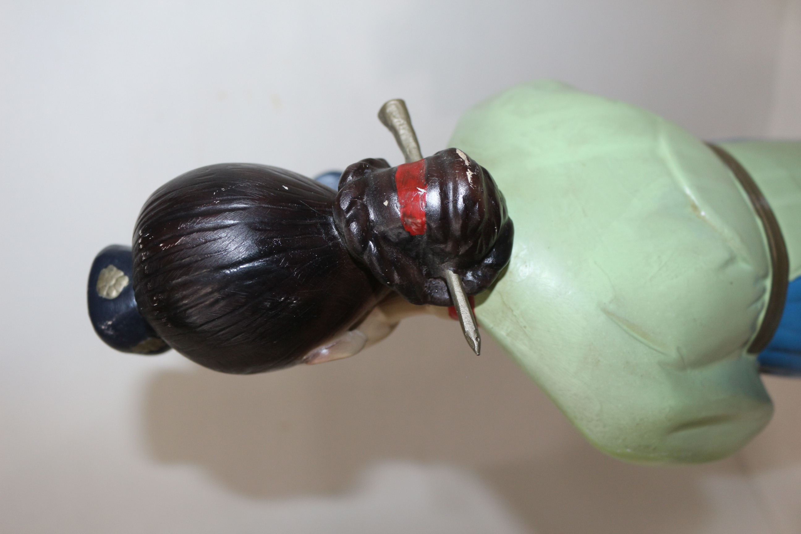 근대사 대형크기의 모자조각상