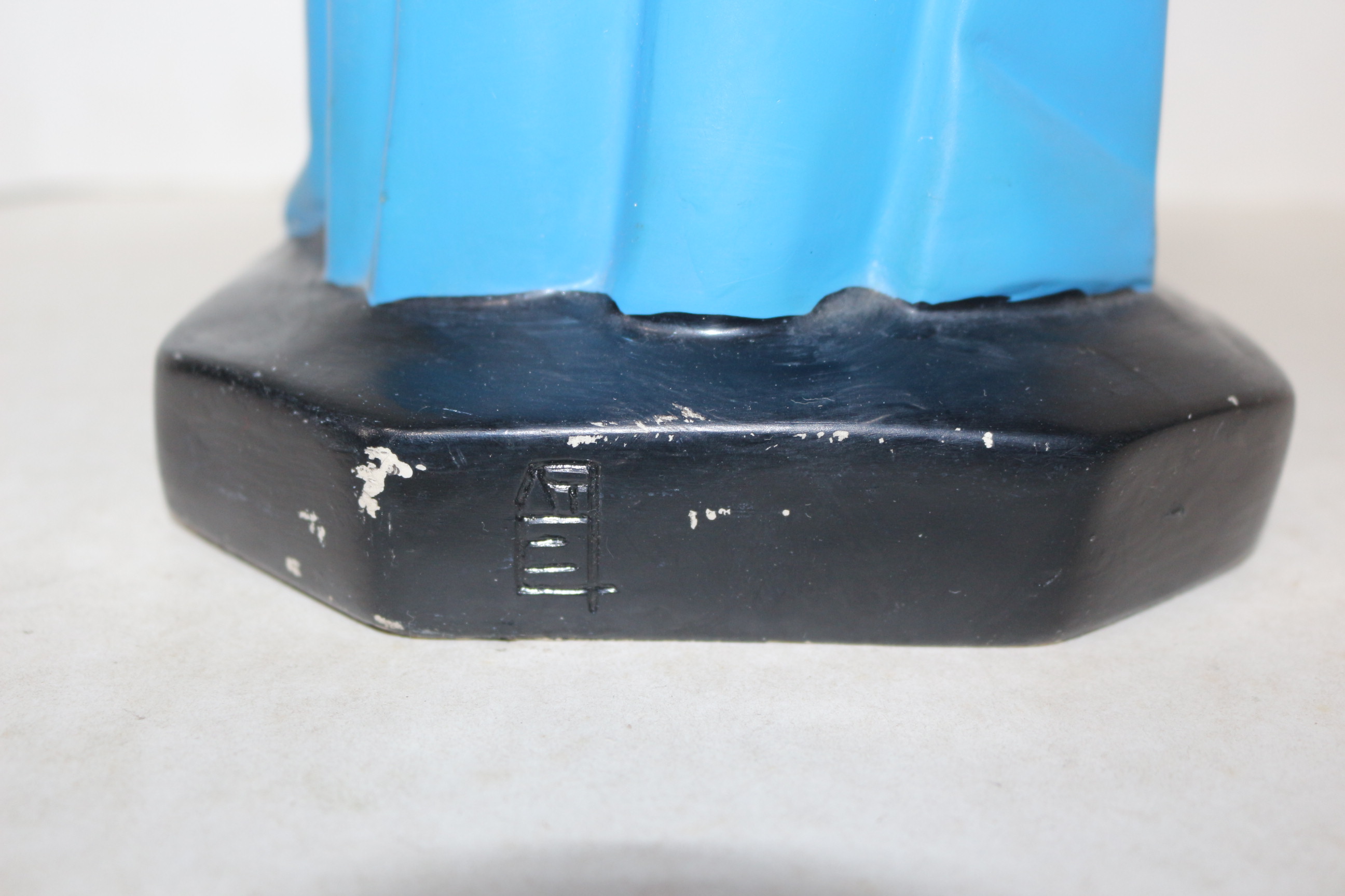 근대사 대형크기의 모자조각상